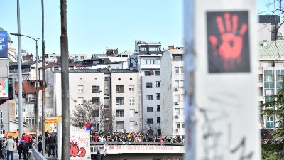 Motociklista pokušao da probije blokadu na Autokomandi (VIDEO)