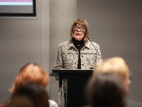 "Devojka je prva napala policajca, ona prilazi i udara ga": Maja Gojković kaže da je "pažljivo gledala" snimak