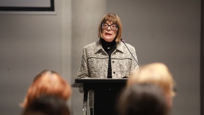 "Devojka je prva napala policajca, ona prilazi i udara ga": Maja Gojković kaže da je "pažljivo gledala" snimak