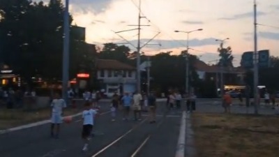 Policija prekinula blokadu na Autokomandi