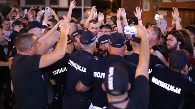 "Policajac pretio da će me zbrisati": Oslobođen učitelj kog su uhapsili tokom 16 minuta tišine (VIDEO)