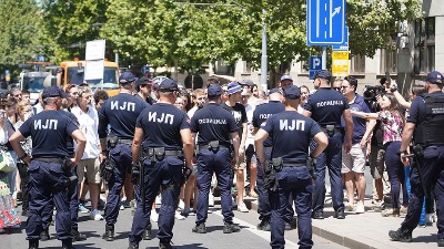 MUP: Legitimisano 346 osoba, privedeno 7; sve blokade uklonjene 