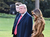 Hitno se oglasila Bela kuća: Helikopter u kom su bili Tramp i Melanija prinudno sleteo