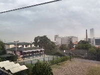 Oblaci PROGUTALI BEOGRAD: Posle jake oluje sunčana pauza, a onda opet red pljuskova i grmljavine (VIDEO)