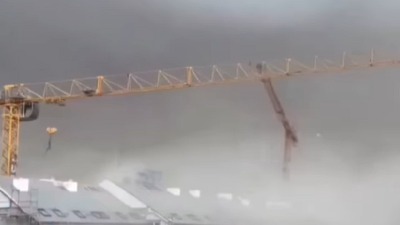 Nevreme razorilo Beograd: Pao kran, leteo krov, ploča na Slaviji pala na devojku... (FOTO/VIDEO)