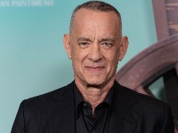 Tom Henks uhvaćen u GRADSKOM PREVOZU: Ljudi nisu mogli da veruju da je to on (FOTO) 