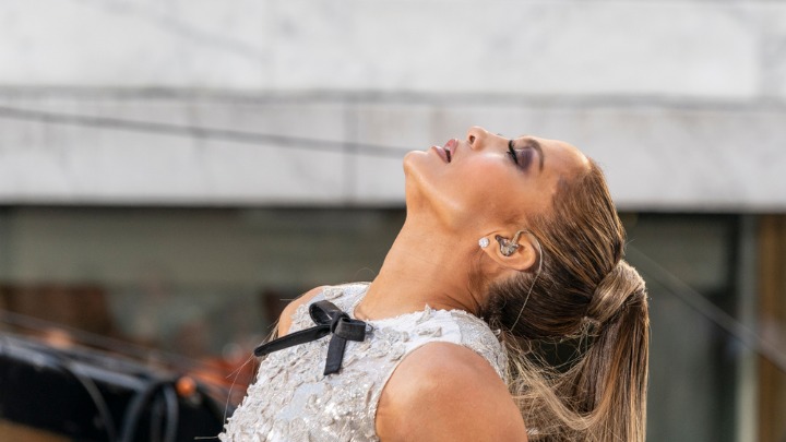 Zadnjica za kojom UZDIŠU svi muškarci na svetu: Džej Lo se SKINULA, pamet da ti stane (FOTO) 