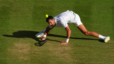 Nole servira za set! Đoković - Koboli 6:7, 6:2, 6:5