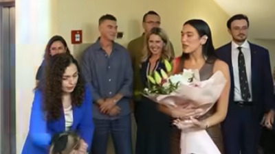 Dua Lipa zvanično postala državljanka tzv. Kosova (FOTO)