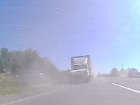 "Telefon nije vredan nečijeg života": Jeziv snimak lančanog sudara na Ibarskoj (VIDEO)