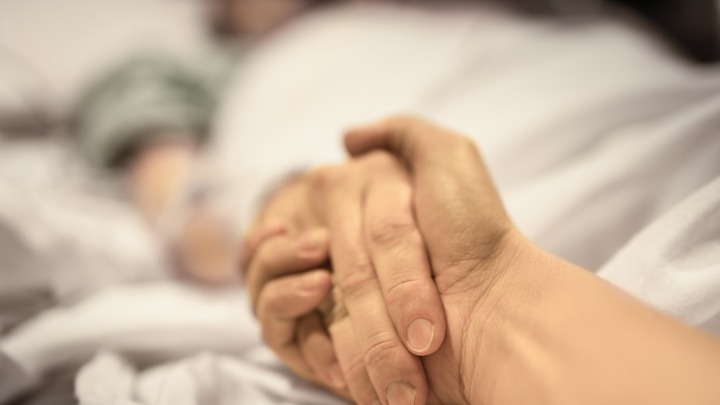 Medicinska sestra UPOZORAVA na 3 navike koje SKRAĆUJU ŽIVOT: "Videla sam dosta ljudi koji umiru od ovoga"