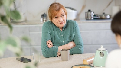 SVEKRVA insistira da šestomesečnoj bebi u ishranu uvedem JEDNU namirnicu i ŠOKIRANA SAM: Jel neko ikada dao bebi ovo? 