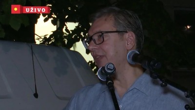 Vučić u Kneza Miloša: SNS-ovci blokirali ulicu zbog njegovog obraćanja