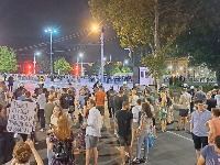 Građani zaustavljeni kod Ćacilenda, na njih letela pirotehnička sredstva