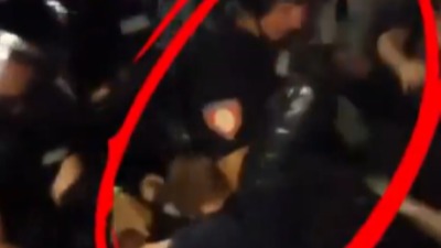 Žandarm zadao VIŠE UDARACA LAKTOM U POTILJAK studentu (VIDEO)