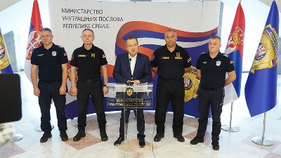 Dačić: Povređen pripadnik Žandarmerije, 18 osoba uhapšeno