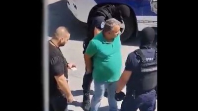 Policija hapsi građane uoči protesta u Vrbasu (VIDEO)