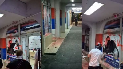 Razbijene prostorije SNS u NS, bačena i dimna bomba (VIDEO)