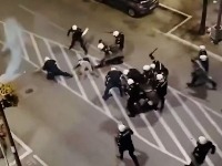 Komesar O'Flaerti: Osuđujem nesrazmernu silu policije u Valjevu, pozivam vlast da smiri situaciju