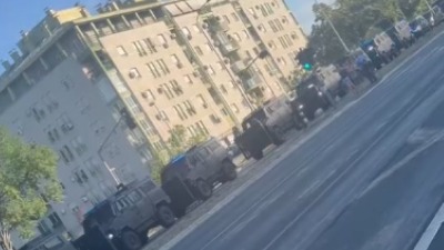 Kolona oklopnih vozila na Novom Beogradu (VIDEO)