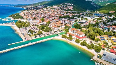 Haos u Hrtvatskoj: Turisti bez tuša, nuždu vrše po parkovima