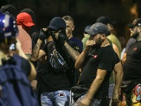 Mediji: Batinaši upali u zemunski park i TUKLI SVE MLADE REDOM, "Sve češći nestanci ljudi"