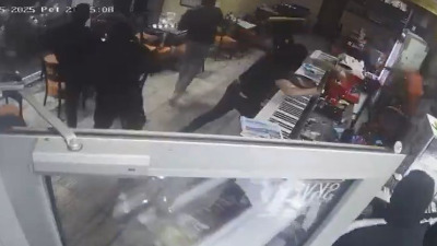 Batinaši po Valjevu DEMOLIRALI lokale i PREBIJALI ljude (VIDEO)