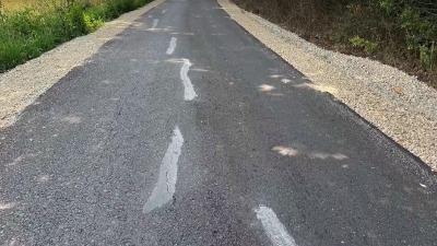 SNS u Kosjeriću potrošio milione, a "predizborni" asfalt se već kruni