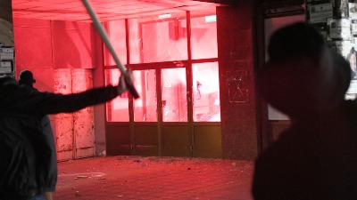 "Srbija se umiriti ne može“: ESKALACIJA u Valjevu - opštinska zgrada DEMOLIRANA (FOTO/VIDEO)
