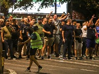 Sa fantomkom na izbore: Sa koliko batinaša raspolaže SNS?