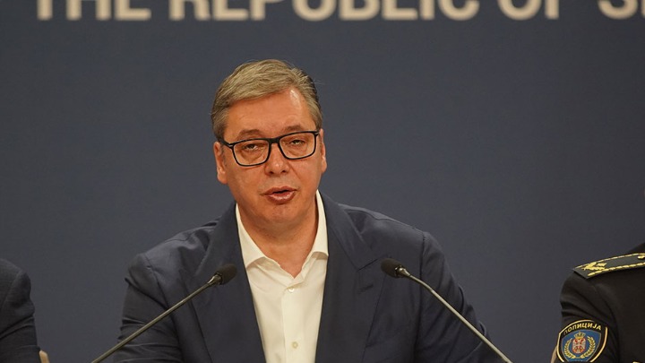 Od prvog inostranog honorara predsednik bi da kupi plac: Još samo da NAPIŠE KNJIGU