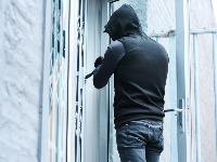 Neslavni "rekord" provalnika iz Prokuplja: Za noć obio pet lokala!