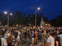 "Šetamo kerove“: Studenti i građani se okupljaju kod Vukovog spomenika