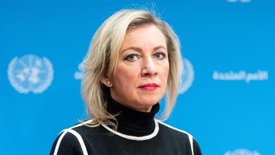 "Podla laž": Zaharova ušla u rat sa Makronom
