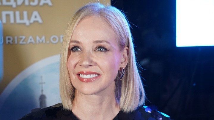 Skok za pamćenje Jelene Rozge u Holividu: Pevačica pozirala ispred legendarnog znaka - Instagram GORI - javila se i Nina Badrić (FOTO)