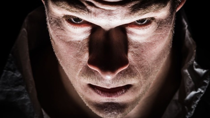 Svaki PSIHOPATA ima ovih 5 osobina: Poznati psiholog upozorava - BEŽITE OD NJIH kao đavo od krsta