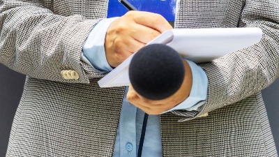"EU da osudi rekordno nasilje nad novinarima u Srbiji"
