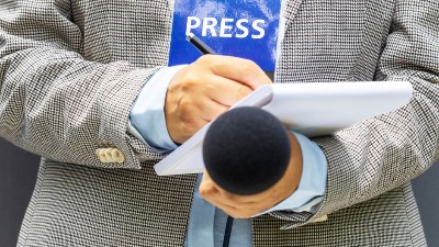 SRCE: Napad na novinarku "Glasa Šumadije" SRCE: Napad na novinarku "Glasa Šumadije"