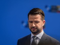 Milatović: Umesto kriminalaca koji su ojadili državu, hapse se stari ljudi i žene koji traže da se i njihov glas čuje