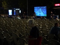 Ministri i članovi SNS-a u Ćacilendu gledali Zvezdu (FOTO)
