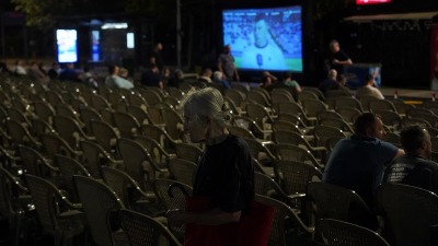 Ministri i članovi SNS-a u Ćacilendu gledali Zvezdu (FOTO)