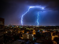 ZASTRAŠUJUĆ prizor nevremena u Zemunu (FOTO)