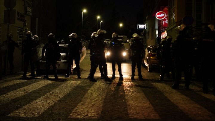 Završeni protesti u više gradova u Srbiji: Bez incidenata, ali uz veliko prisustvo policije SNS (FOTO/VIDEO)