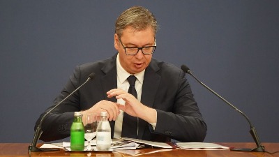 Vučić: Niže cene za 3.000 proizvoda iz 23 grupe. Obaramo marže sa 45 na 20 odsto