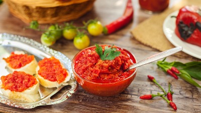 Recept za najbolju kafansku ljutenicu! Ovako su je spremale naše bake 