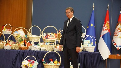 Predsednik saopštio nove ekonomske mere: Njima nisu obuhvaćeni roditelji školaraca?!