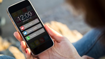 Da li vam je telefon stalno u rukama? Evo koliko pažnje gubite zbog samo jedne notifikacije