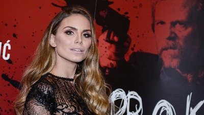 Nina Seničar zasijala u dugoj haljini sa mužem na premijeri filma u Njujorku: Zakopčana do grla, ali najseksepilnija u sali (FOTO) 