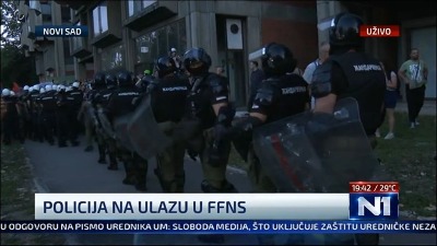 Pogledajte kako su studenti u Novom Sadu nadmudrili dekana i policiju: Do Filozofskog kroz Pravni (VIDEO)