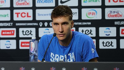 Srpski igrači u nemilosti: Bogdanović i Vukčević presedeli utakmicu (VIDEO)